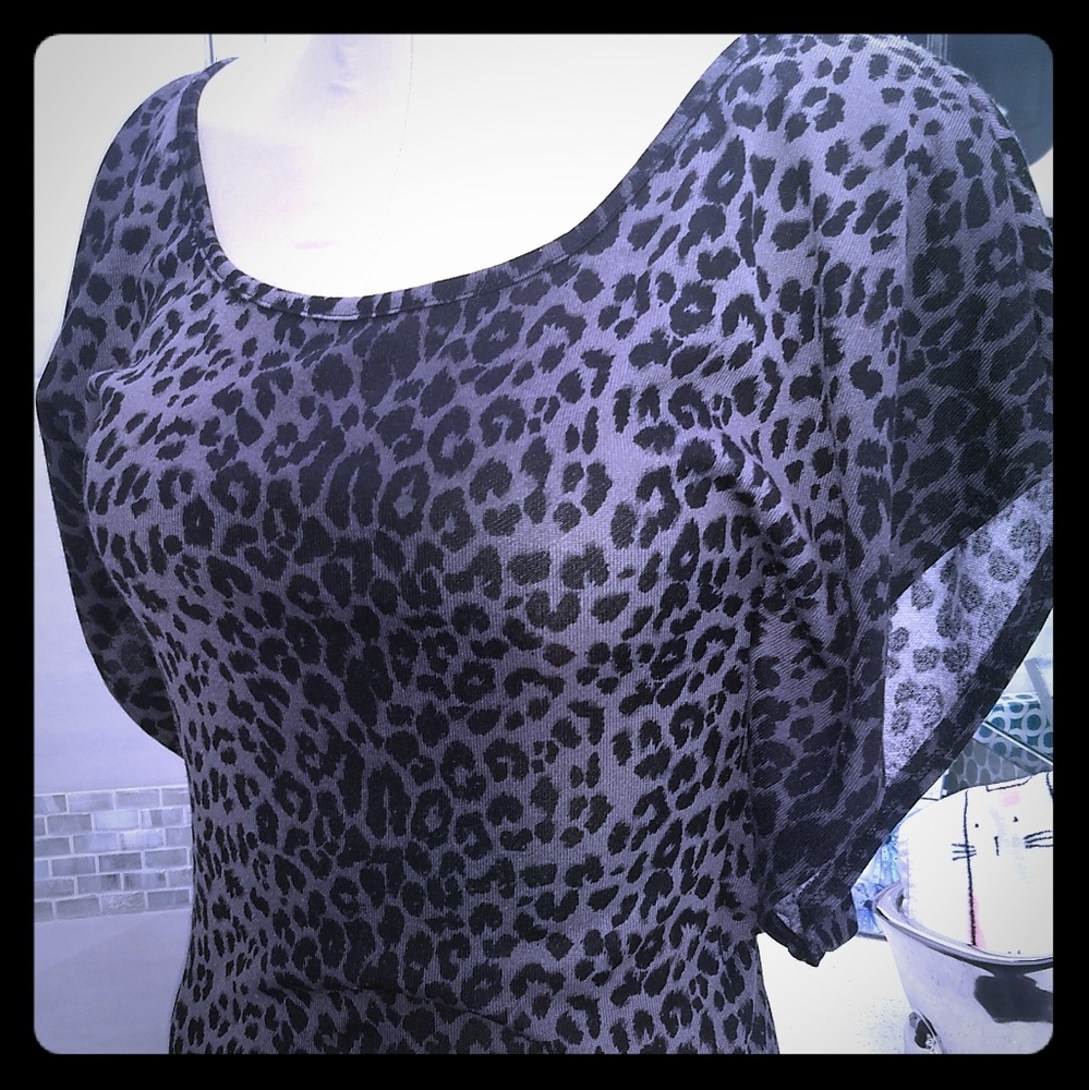 2b Bebe Leopard print sweater dolman sleeve top